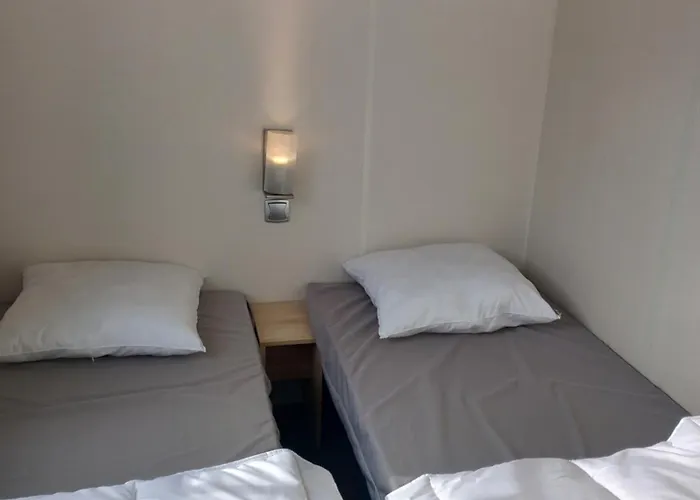 Mobil-home Avec Vue Sur Campingplads *